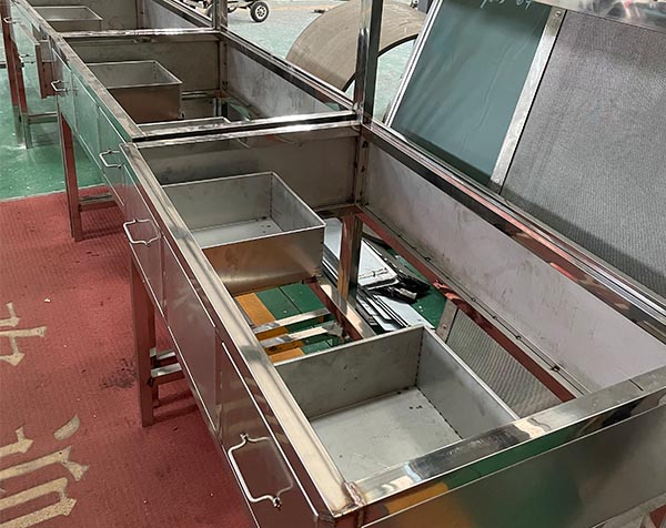 <b>不銹鋼水槽</b>